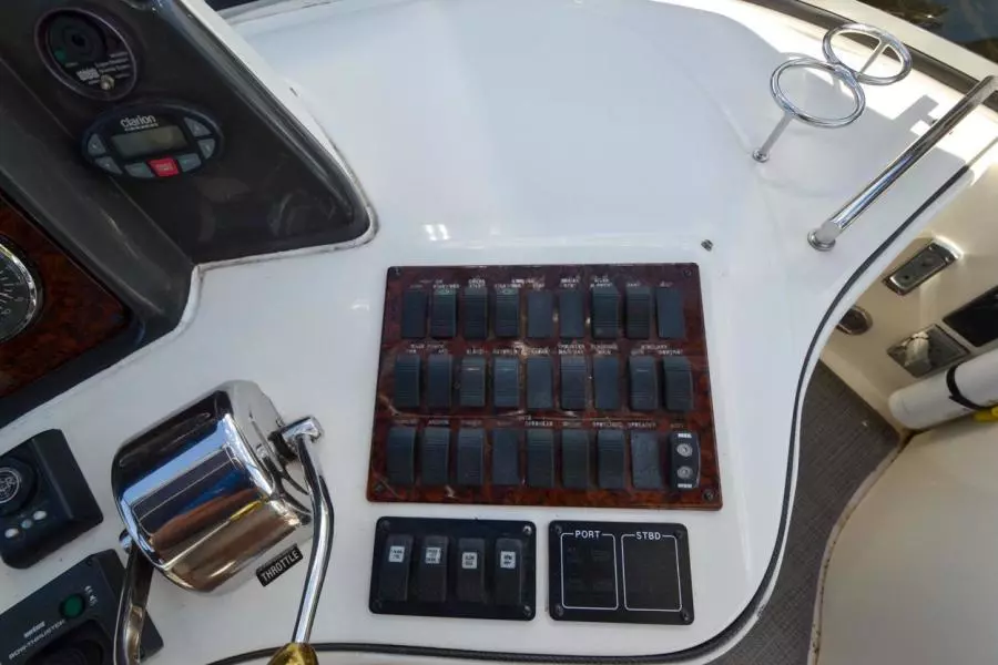 2005 Sea Ray 420 Sedan Bridge