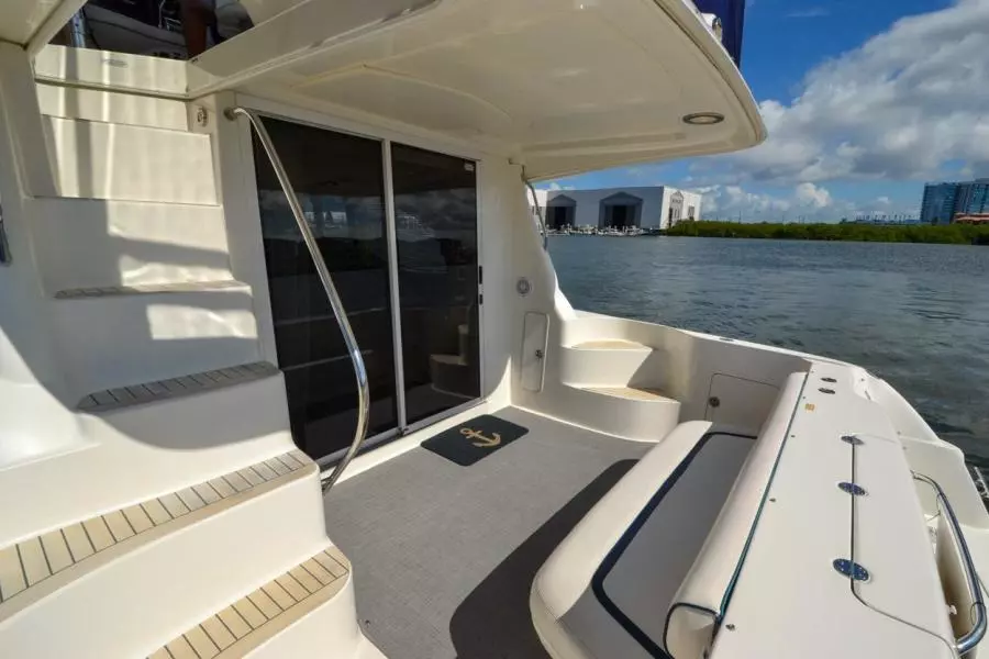 2005 Sea Ray 420 Sedan Bridge