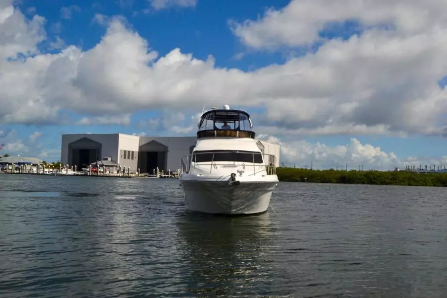 2005 Sea Ray 420 Sedan Bridge