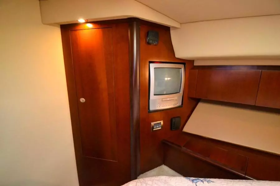 2005 Sea Ray 420 Sedan Bridge