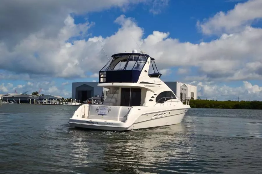 2005 Sea Ray 420 Sedan Bridge