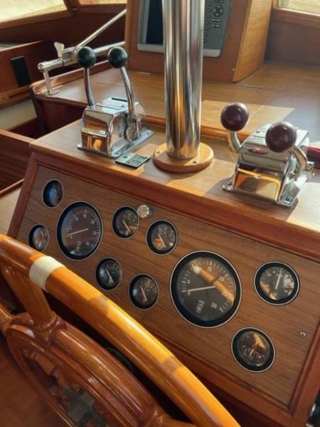 1991 Grand Banks Classic