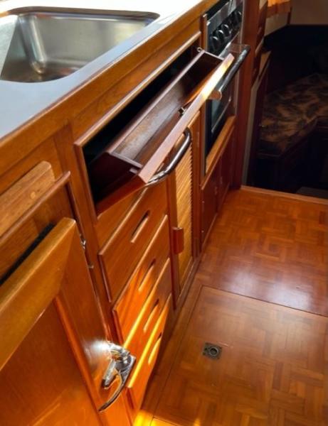 1991 Grand Banks Classic