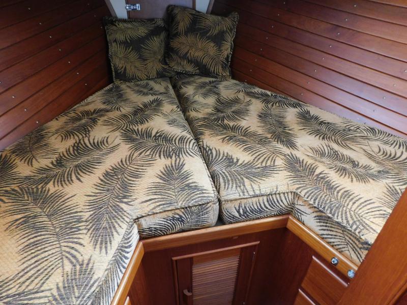 1991 Grand Banks Classic