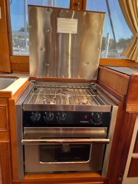 1991 Grand Banks Classic