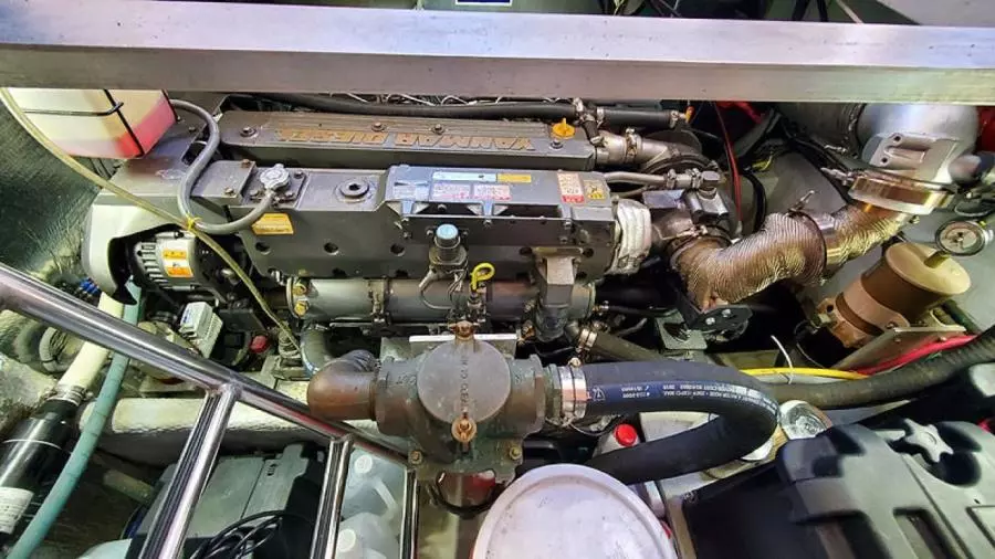 2002 Mainship 390 Trawler