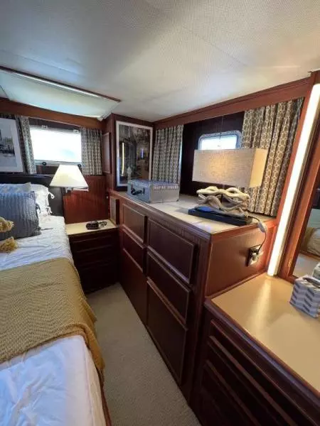 1984 Hatteras 53ED