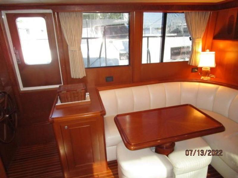 48' Ocean Alexander salon starboard