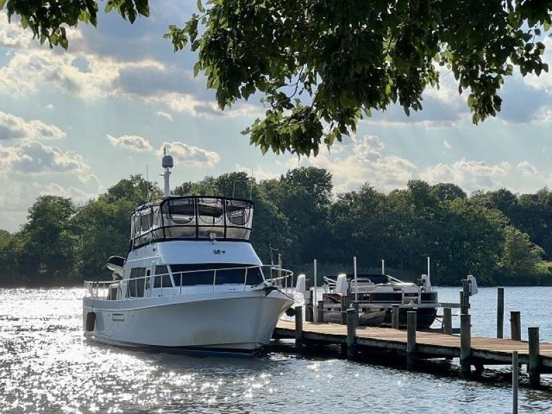 48' Ocean Alexander starboard forward profile1