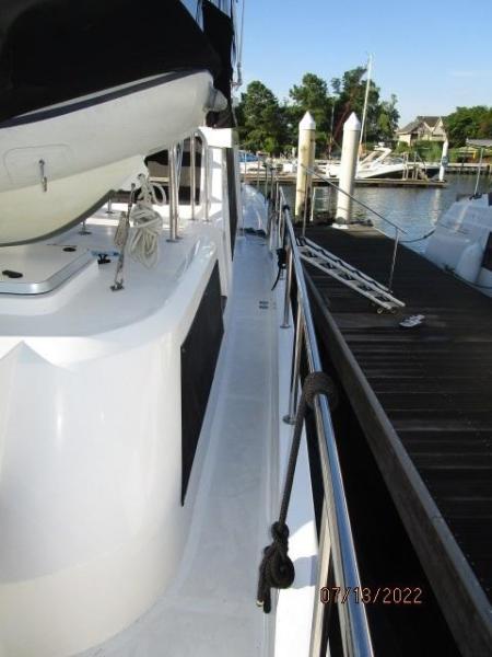 48' Ocean Alexander starboard side deck2