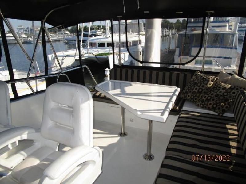 48' Ocean Alexander flybridge aft