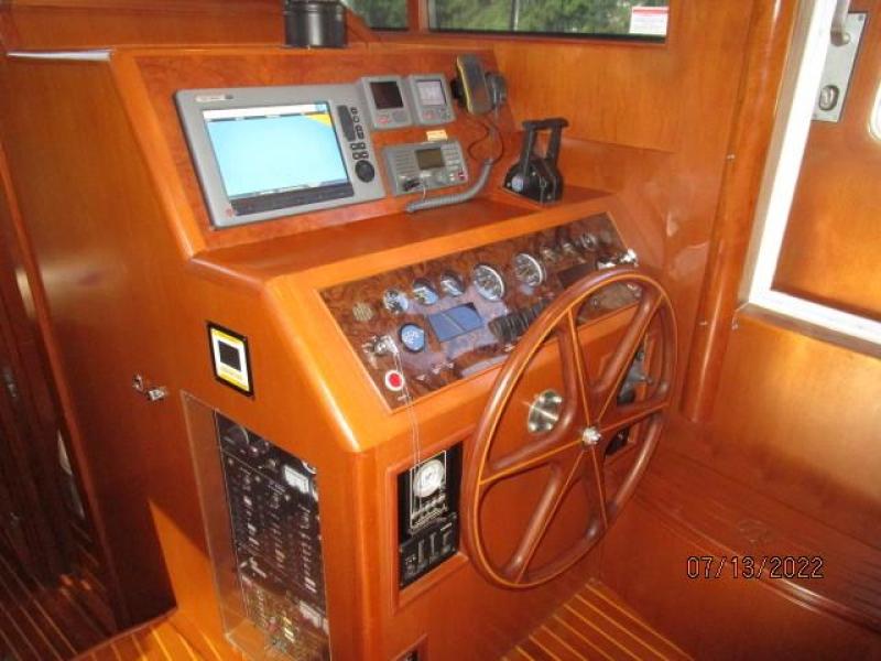 48' Ocean Alexander lower helm