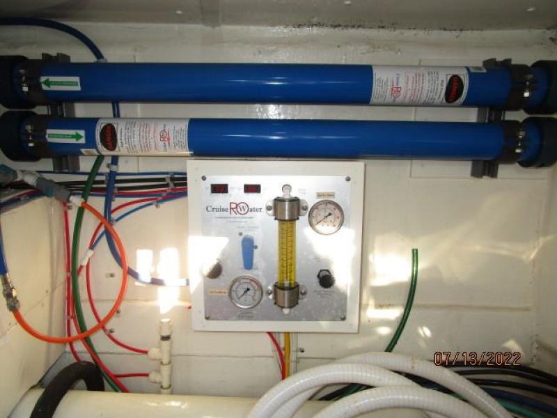 48' Ocean Alexander watermaker