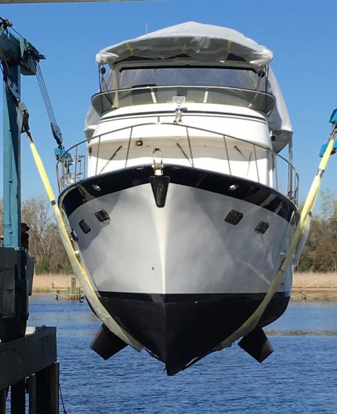 44' DeFever showing stabilizers