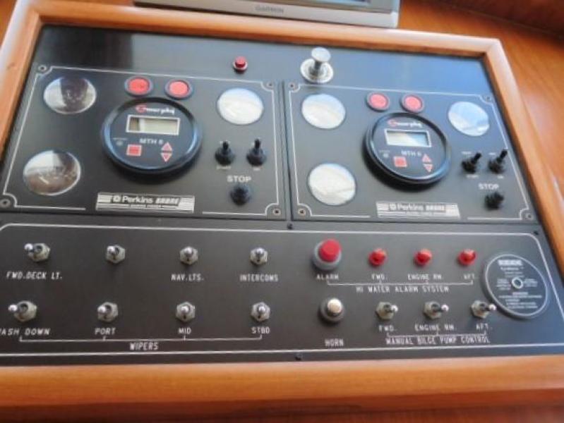 44' DeFever lower helm console