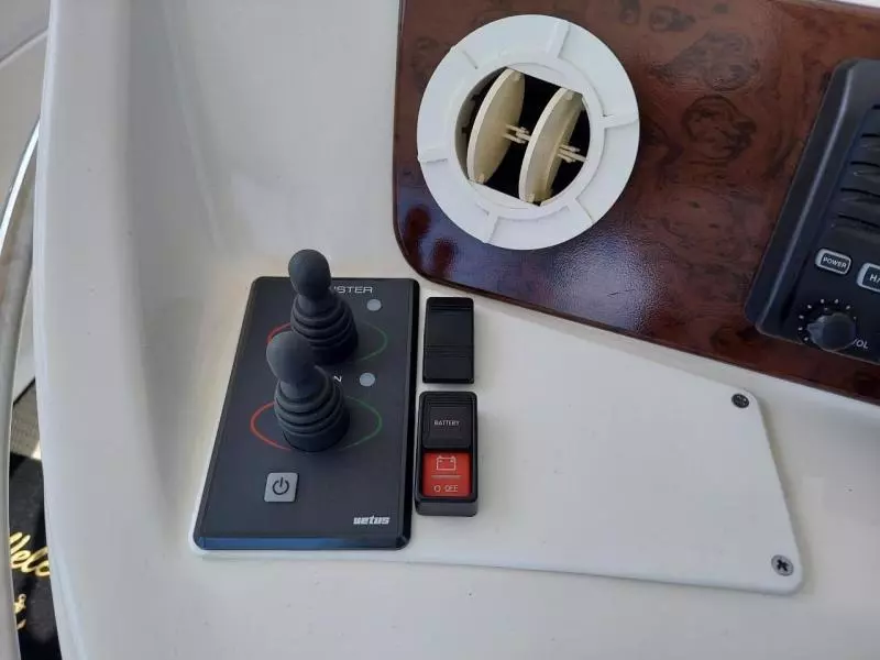 2002 Sea Ray 480 Sedan Bridge