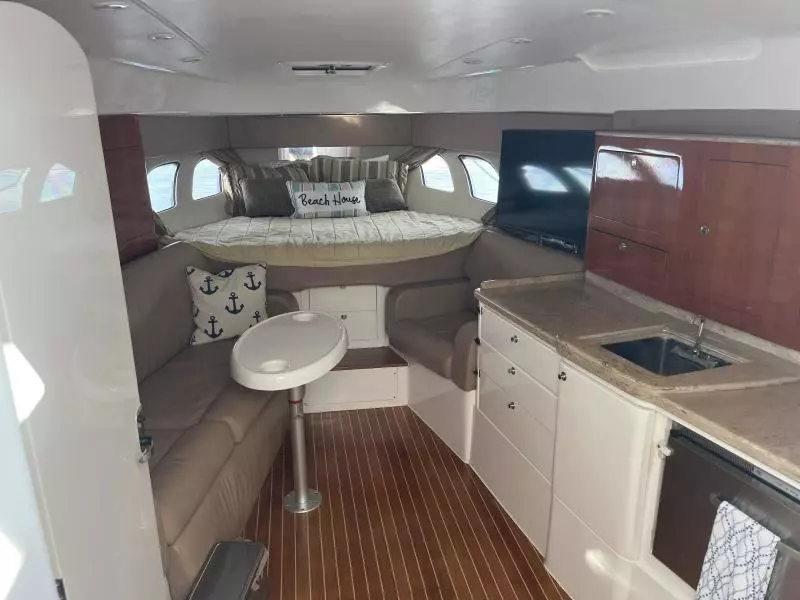 2009 Intrepid 430 Sport Yacht