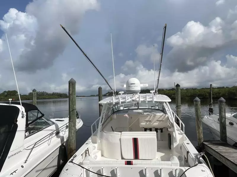 2009 Intrepid 430 Sport Yacht