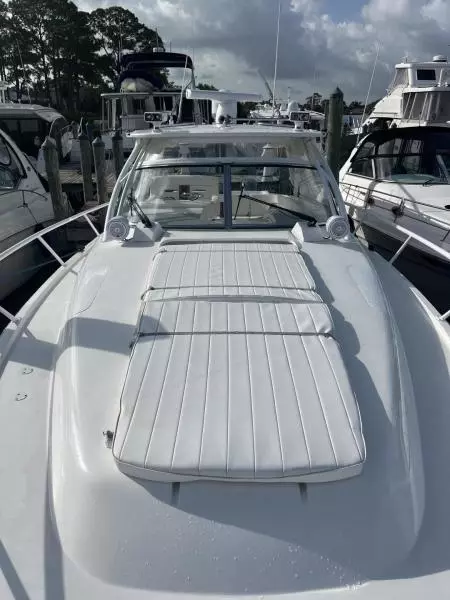 2009 Intrepid 430 Sport Yacht