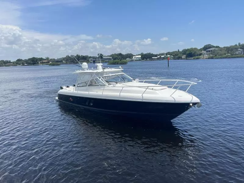 2009 Intrepid 430 Sport Yacht