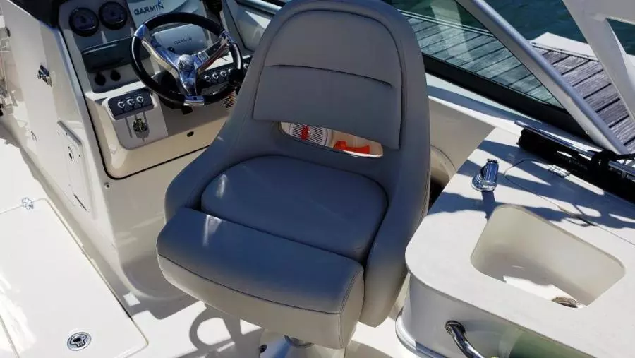 3L HELM SEATING (2)