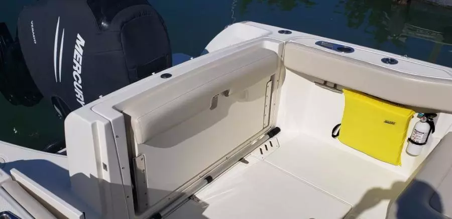 3C. STERN SEAT UP (2)