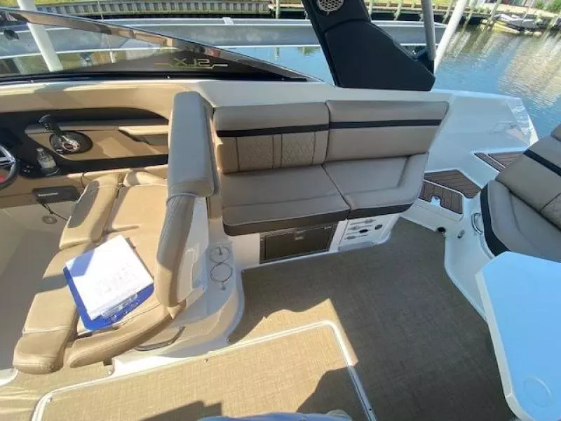 2016 Sea Ray 280 SLX