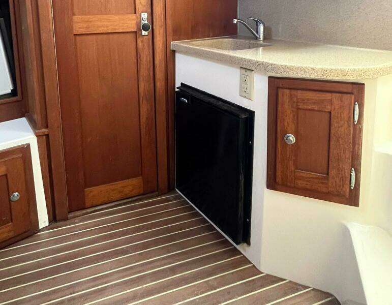 BIG DEAL 31ft Albemarle Yacht For Sale
