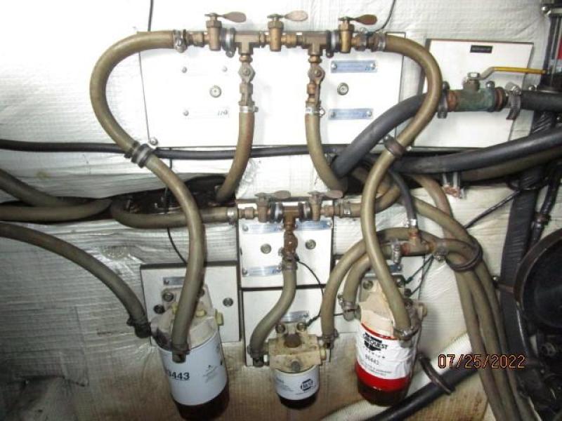38' Bayliner fuel manifold