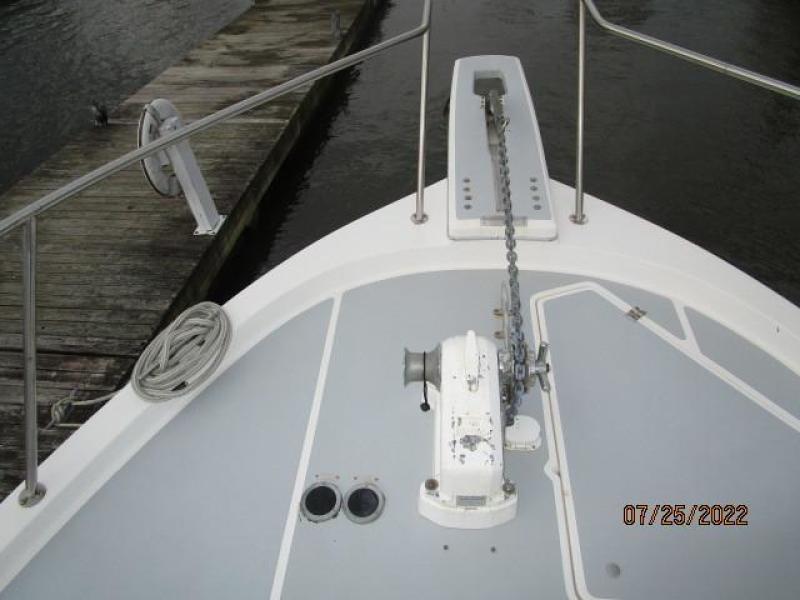 38' Bayliner anchor windlass