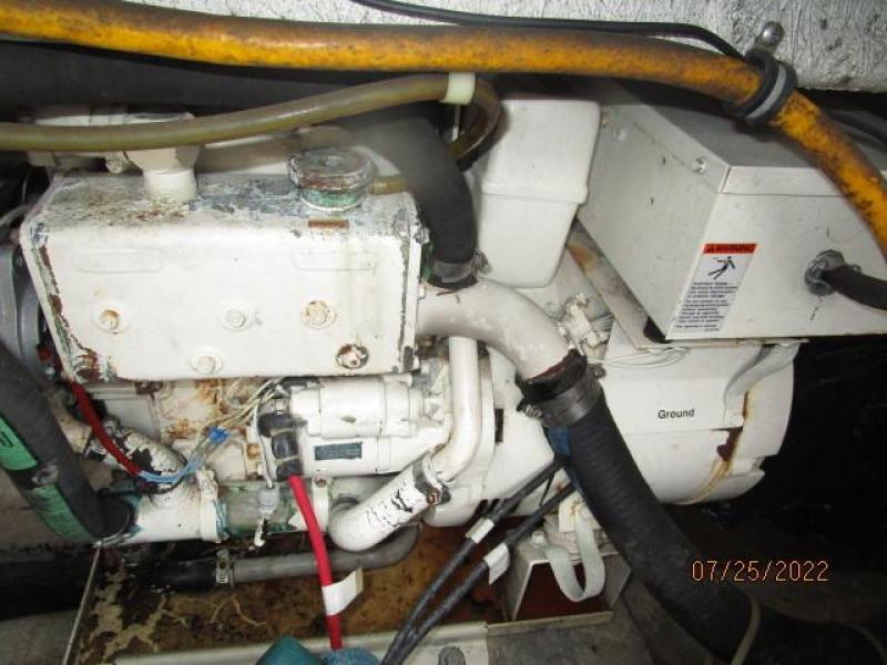 38' Bayliner generator2