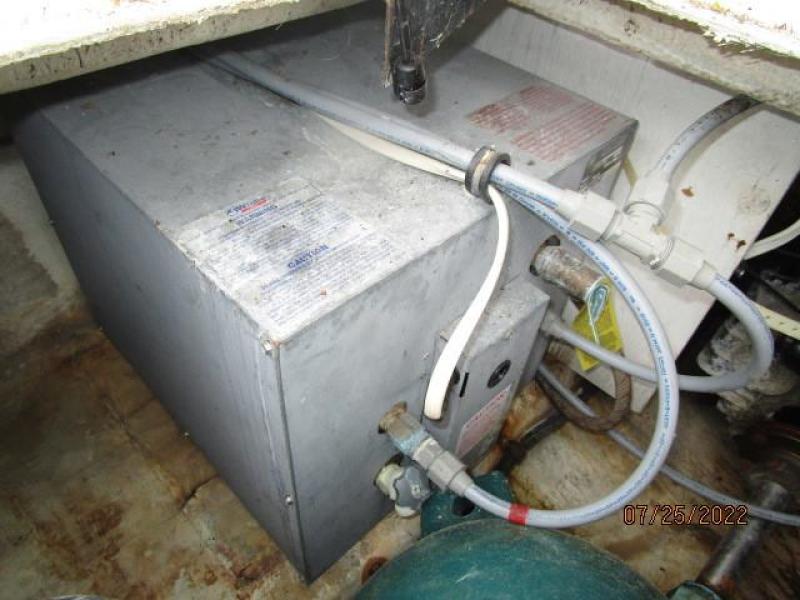 38' Bayliner water heater