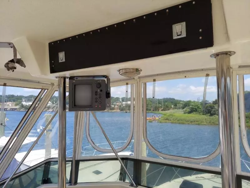 1989 Egg Harbor Sedan Bridge