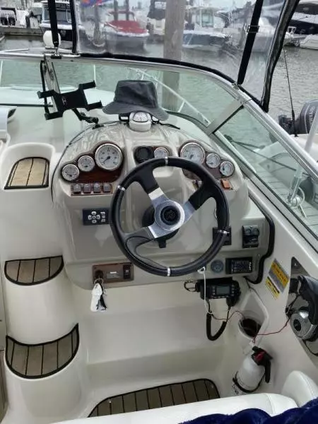 2009 Glastron 259GS