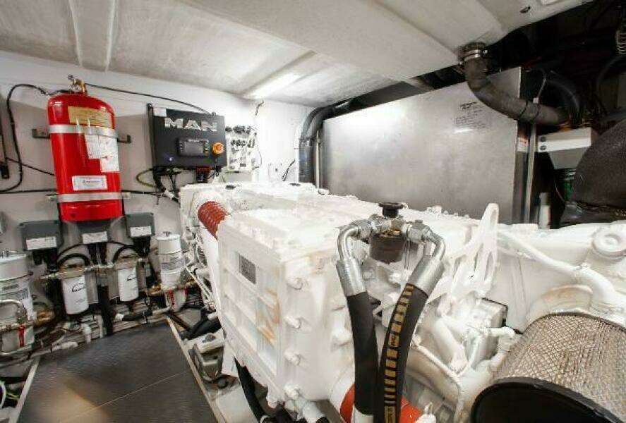 TIME 2 FLY 55ft Ferretti Yachts Yacht For Sale