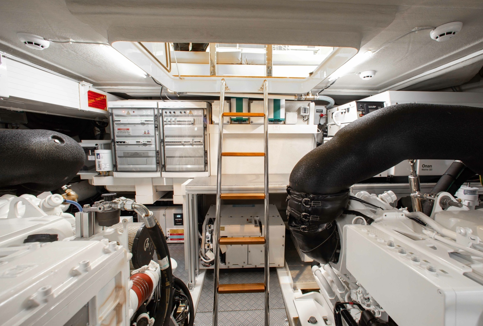 TIME 2 FLY 55ft Ferretti Yachts Yacht For Sale