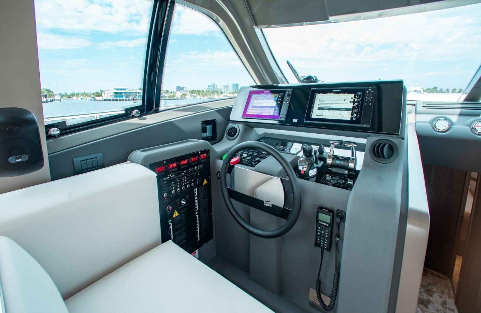 TIME 2 FLY 55ft Ferretti Yachts Yacht For Sale