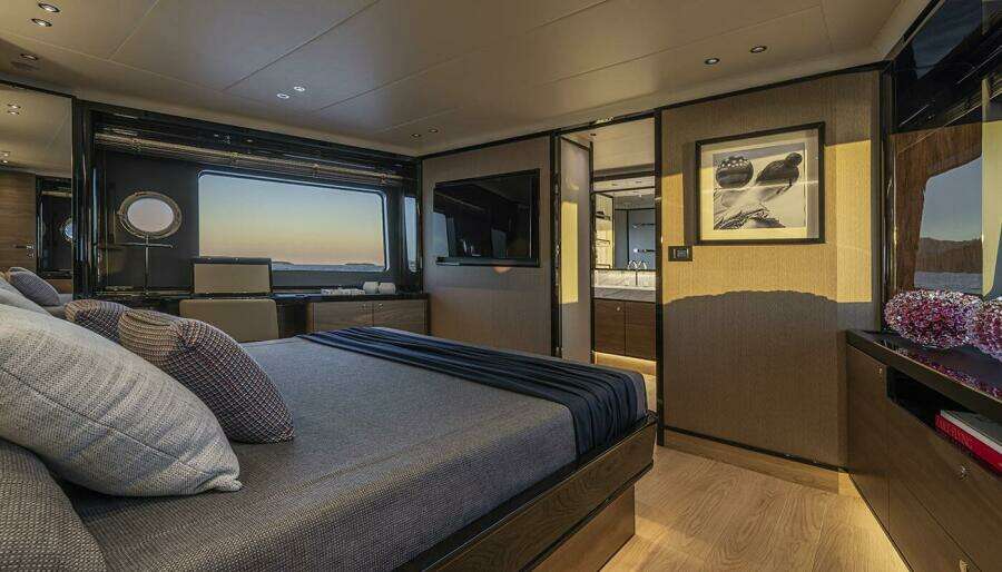 ON ORDER 75ft Absolute Yacht For Sale