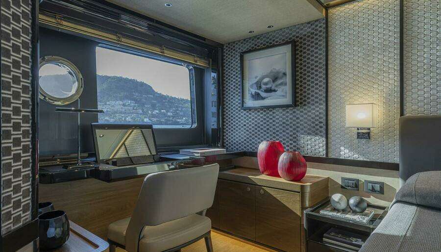 ON ORDER 75ft Absolute Yacht For Sale