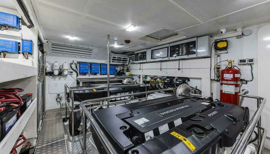 ON ORDER 75ft Absolute Yacht For Sale