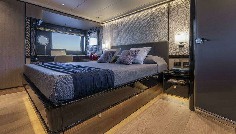 ON ORDER 75ft Absolute Yacht For Sale
