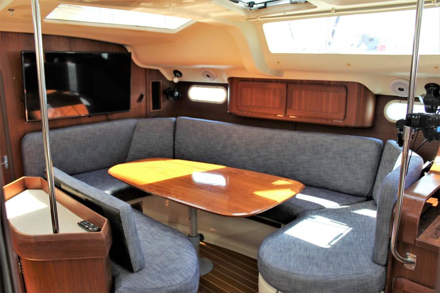 1998 Hunter 430