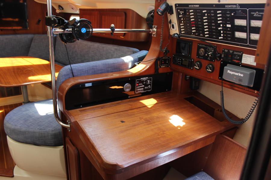 1998 Hunter 430