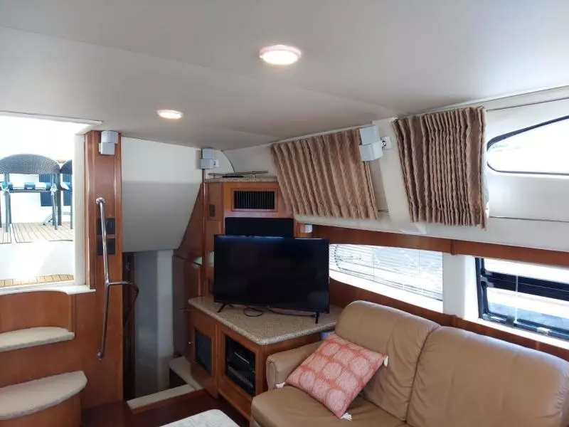 2001 Carver 466 Motor Yacht