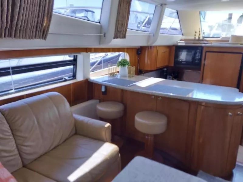 2001 Carver 466 Motor Yacht