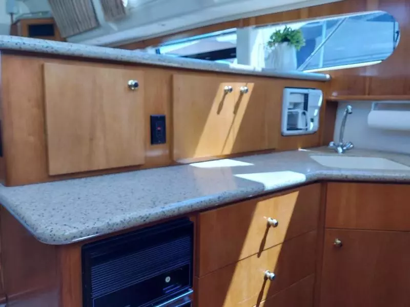2001 Carver 466 Motor Yacht