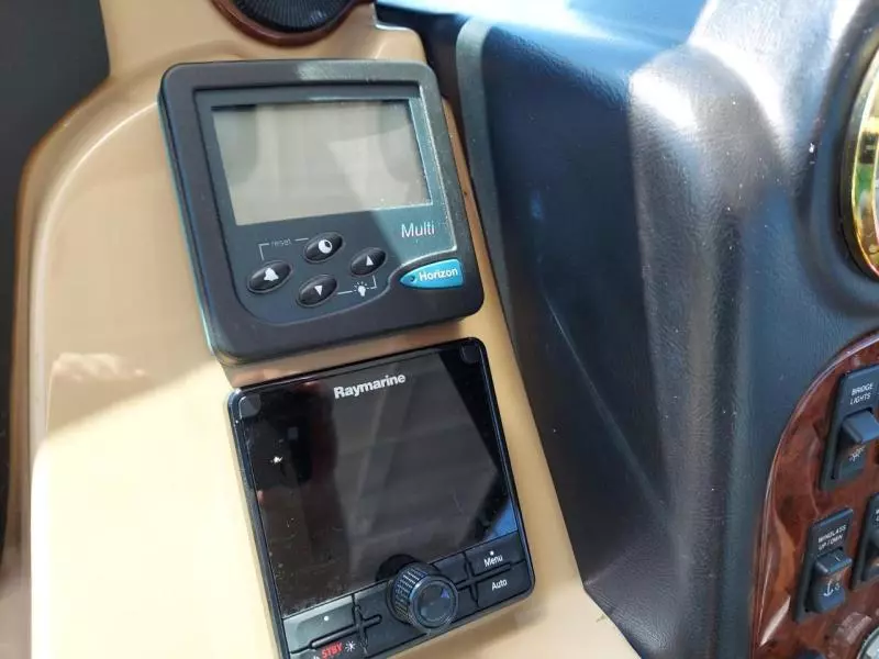 2001 Carver 466 Motor Yacht