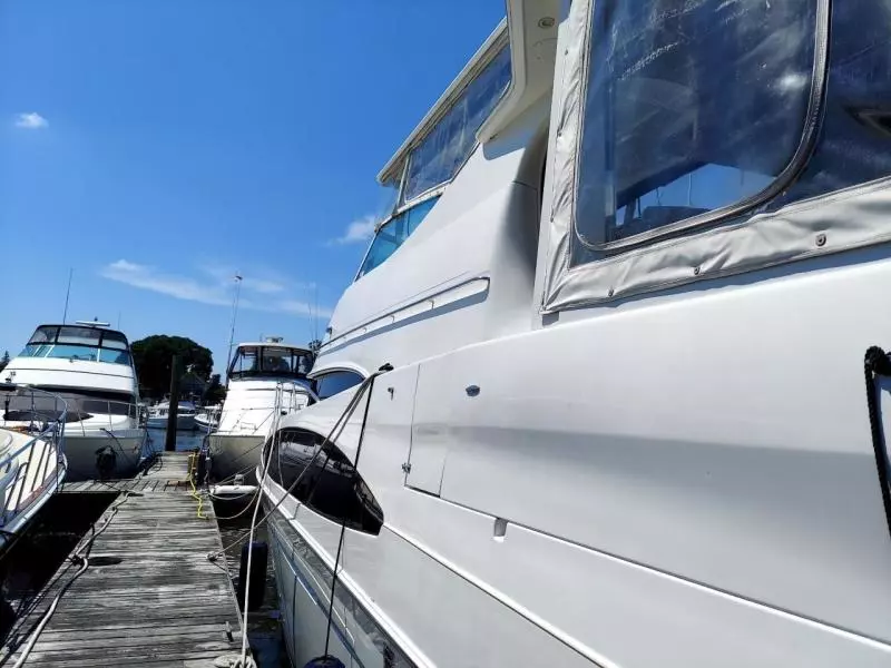 2001 Carver 466 Motor Yacht