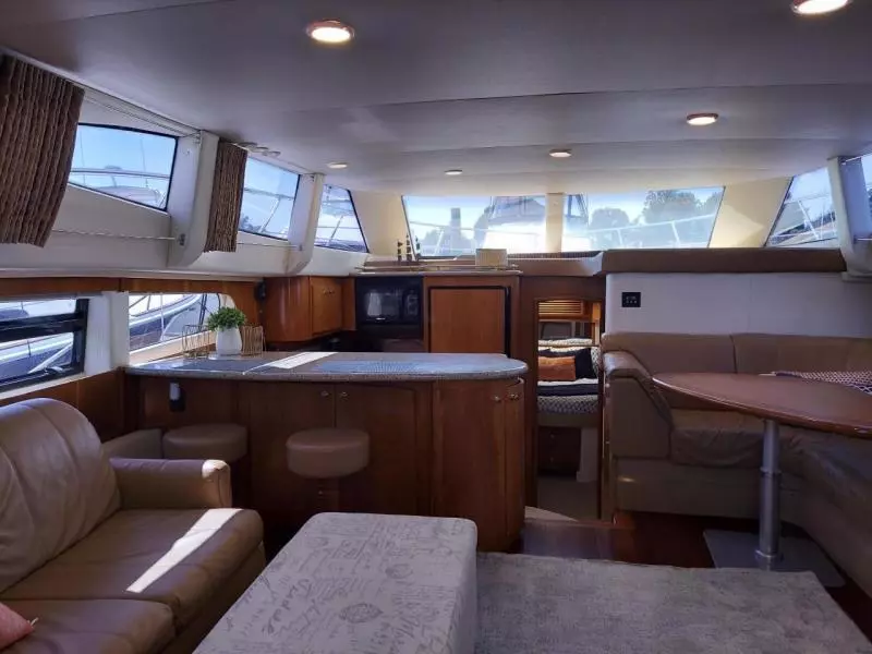 2001 Carver 466 Motor Yacht