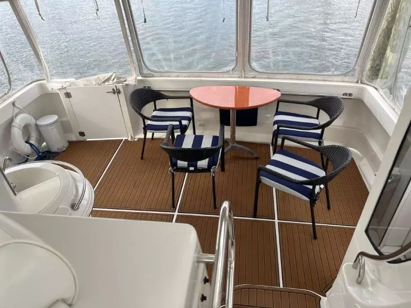 2001 Carver 466 Motor Yacht